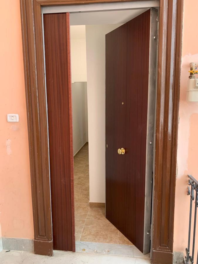 Miris Home Fast And Comfortable With Self Check In 8 Minutes Walk Near Naples Airport Esterno foto
